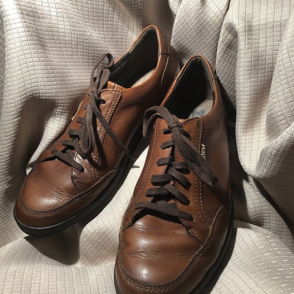 Mephisto men lace up leather shoes, classic brown,